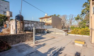 VENTA CASA 3 AMB. C/ 2 COCHERAS EN MARTIN CORONADO