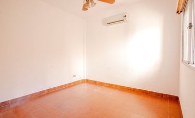 VENTA CASA 3 AMB. C/ 2 COCHERAS EN MARTIN CORONADO