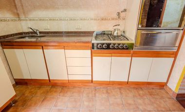 VENTA CASA 3 AMB. C/ 2 COCHERAS EN MARTIN CORONADO