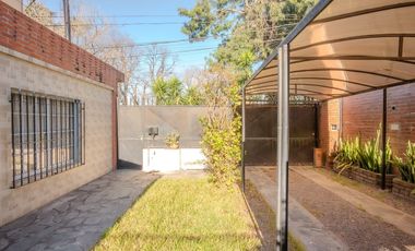 VENTA CASA 3 AMB. C/ 2 COCHERAS EN MARTIN CORONADO