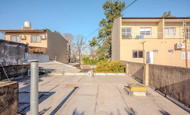 VENTA CASA 3 AMB. C/ 2 COCHERAS EN MARTIN CORONADO