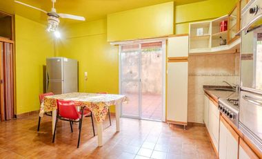 VENTA CASA 3 AMB. C/ 2 COCHERAS EN MARTIN CORONADO