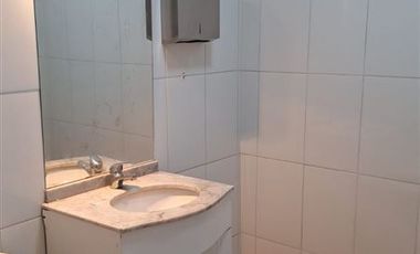 Oficina en Arriendo en Metro Santa Lucia