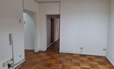 Oficina en Arriendo en Metro Santa Lucia
