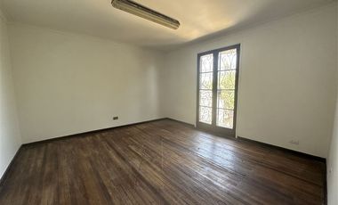 Oficina en Arriendo en Portugal /Maule