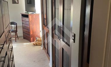 Casa en Venta en Los Cipreses con Av Del Canal (Conserjeria)