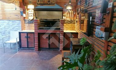 Casa en Venta en Av Larapinta poniente / Camino Las Flores