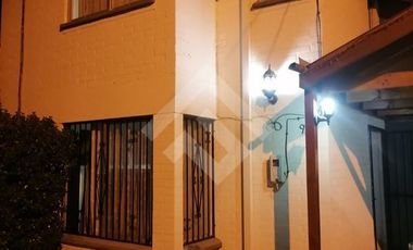 Casa en Venta en Av Larapinta poniente / Camino Las Flores