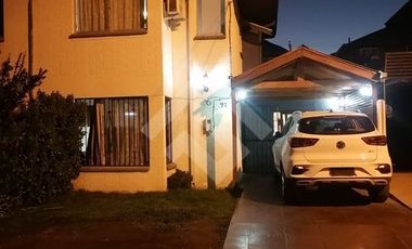 Casa en Venta en Av Larapinta poniente / Camino Las Flores