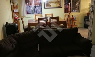 Casa en Venta en Av Larapinta poniente / Camino Las Flores