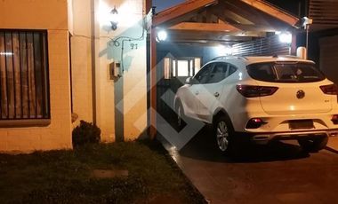 Casa en Venta en Av Larapinta poniente / Camino Las Flores
