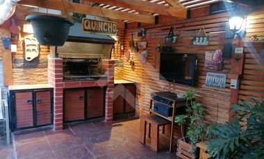 Casa en Venta en Av Larapinta poniente / Camino Las Flores