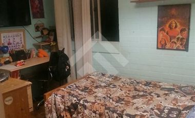 Casa en Venta en Av Larapinta poniente / Camino Las Flores