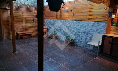 Casa en Venta en Av Larapinta poniente / Camino Las Flores