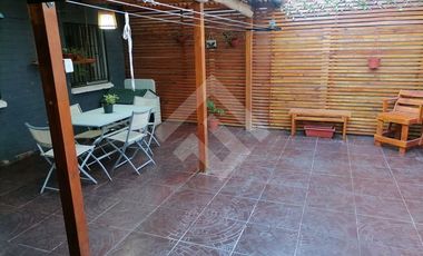 Casa en Venta en Av Larapinta poniente / Camino Las Flores