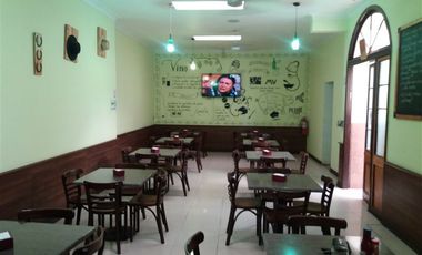 Local Comercial en Venta en Restaurante en funcionamiento en venta en sector centro. calle Maipu.