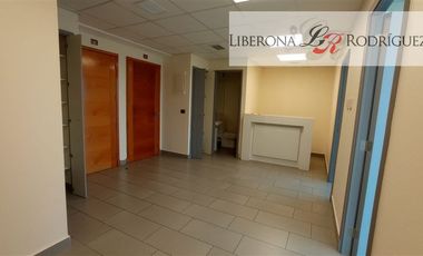 Oficina en Venta en Amplia Oficina en Edificio Contemporáneo