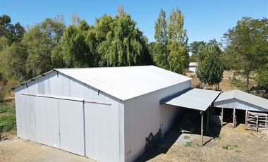 Casa en Venta en Parcela Agrícola con gran casa, quincho, galpón camino a Pinto