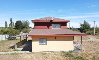 Casa en Venta en Parcela Agrícola con gran casa, quincho, galpón camino a Pinto