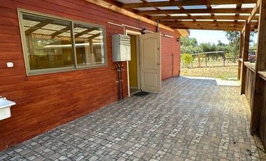 Casa en Venta en Parcela Agrícola con gran casa, quincho, galpón camino a Pinto