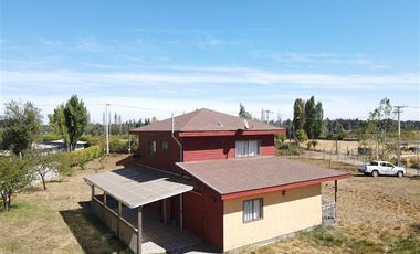 Casa en Venta en Parcela Agrícola con gran casa, quincho, galpón camino a Pinto