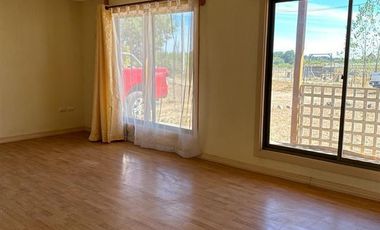 Casa en Venta en Parcela Agrícola con gran casa, quincho, galpón camino a Pinto