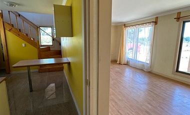 Casa en Venta en Parcela Agrícola con gran casa, quincho, galpón camino a Pinto