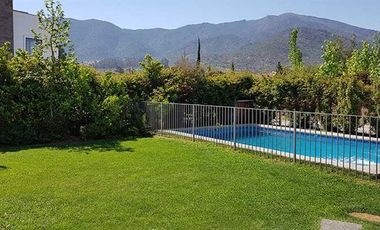 Casa en Venta en Condominio Lomas de Nogales, Machalí