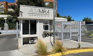 Departamento en Venta en Edificio Altamira, frente Jumbo el Arenal