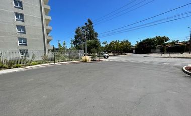 Departamento en Venta en Edificio Altamira, frente Jumbo el Arenal