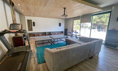 Casa en Venta en Condominio seguro, Chicureo