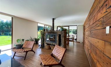 Casa en Venta en Condominio seguro, Chicureo