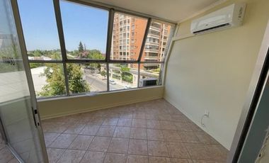 Oficina en Venta en Edificio Campanario, sin gastos comunes