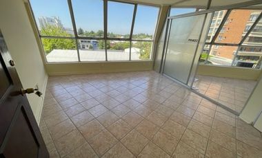 Oficina en Venta en Edificio Campanario, sin gastos comunes