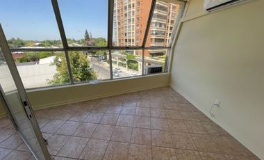 Oficina en Venta en Edificio Campanario, sin gastos comunes