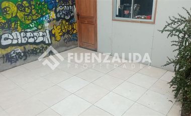 Casa en Venta en Santa Rosa / Varas Mena