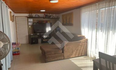 Casa en Venta en Santa Rosa / Varas Mena