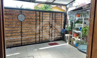 Casa en Venta en Santa Rosa / Varas Mena