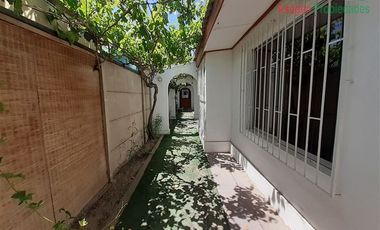 Casa en Arriendo en Casa en venta en Avenida Copayapu, sector Pedro Pablo Figueroa.