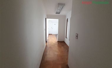 Casa en Arriendo en Casa en venta en Avenida Copayapu, sector Pedro Pablo Figueroa.