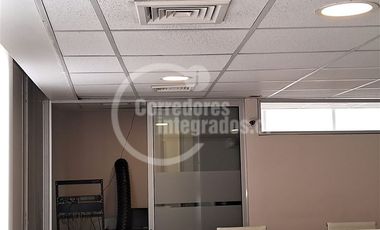 Oficina en Venta en Antonio Bellet, Metro Pedro de Valdivia