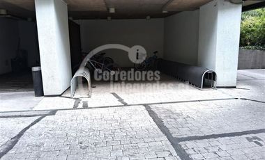 Oficina en Venta en Antonio Bellet, Metro Pedro de Valdivia