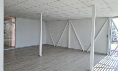 Oficina en Arriendo en Alameda con Alcazar