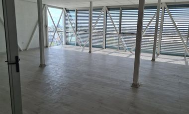 Oficina en Arriendo en Alameda con Alcazar