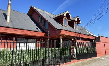 Casa en Venta en CALLE YUNGAY . VILLA LA MARQUESA