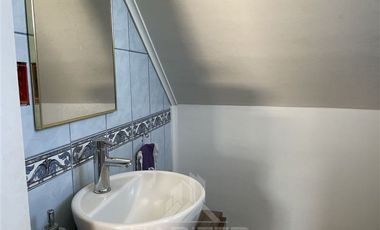 Casa en Venta en CALLE YUNGAY . VILLA LA MARQUESA