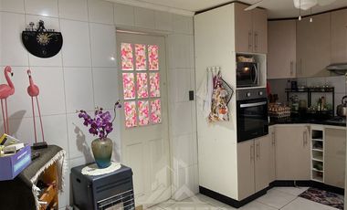 Casa en Venta en CALLE YUNGAY . VILLA LA MARQUESA