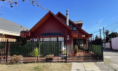 Casa en Venta en CALLE YUNGAY . VILLA LA MARQUESA