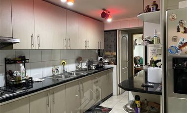 Casa en Venta en CALLE YUNGAY . VILLA LA MARQUESA