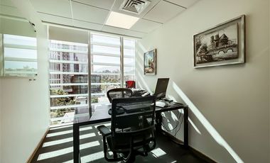 Oficina en Arriendo en Oficina en Escuela Militar de Lujo